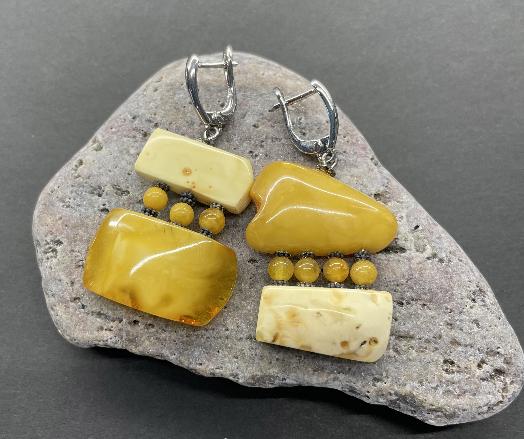 Серьги этника из янтаря